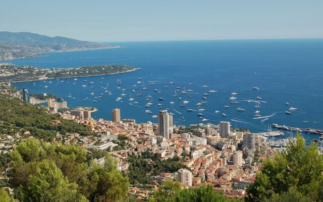 Classy Apartment in La Turbie With Fenced Garden