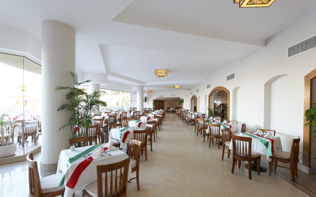 Three Corners Fayrouz Plaza Beach Resort