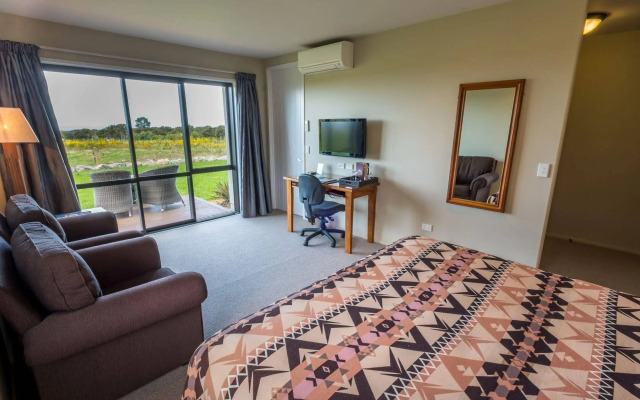 Manakau Lodge