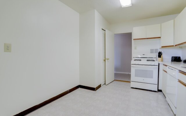 Awesome 2 BR Condo Crystal City