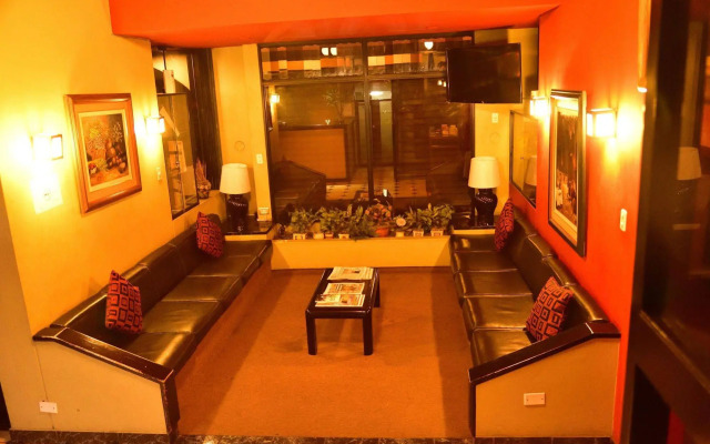 Hotel Holiday Suites