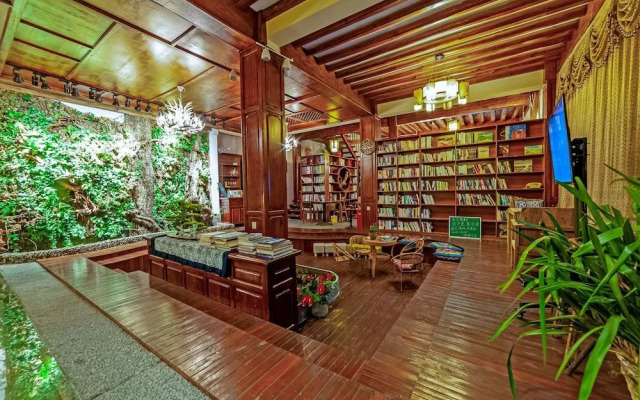 Dali BOOK INN