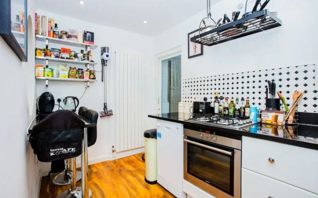 2 Bedroom Flat Sleeps 4 In Chelsea