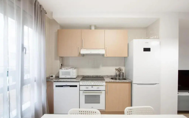 Esguil, apartamento con piscina, a 3 km de la playa