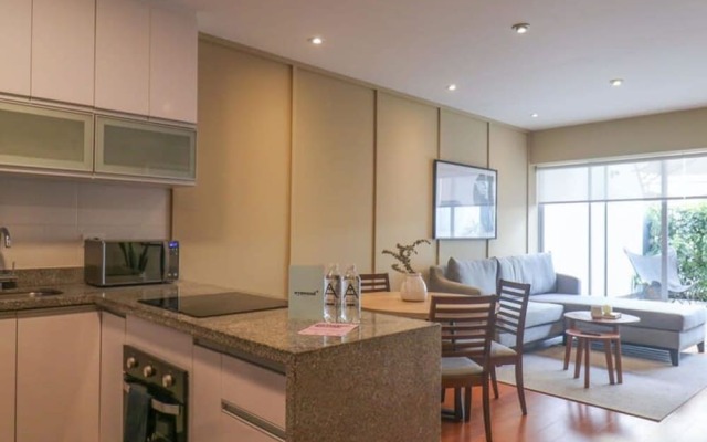 w Spectacular 1BR w Sunny Terrace