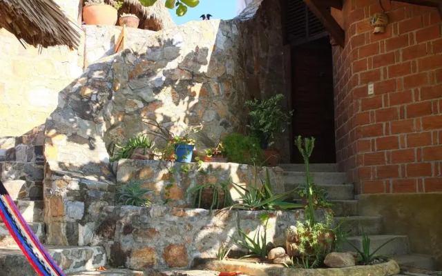 La Loma Linda: Bungalows, Yoga and Feldenkrais