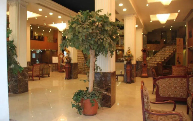 Victory royal hotel