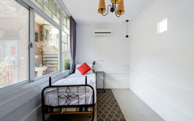 Tainan Weshare Hotel