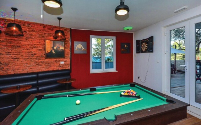 Amazing Home in Slatine With Wifi and 4 Bedrooms