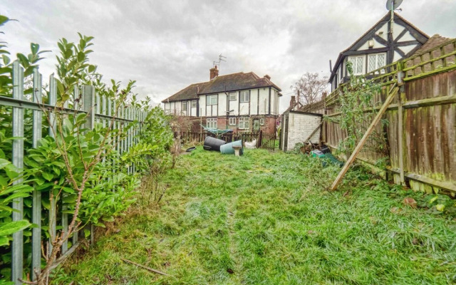 2 Bedroom Apt in Residential Locality