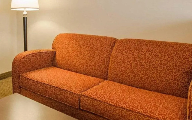 Quality Suites Jeffersonville - Louisville North