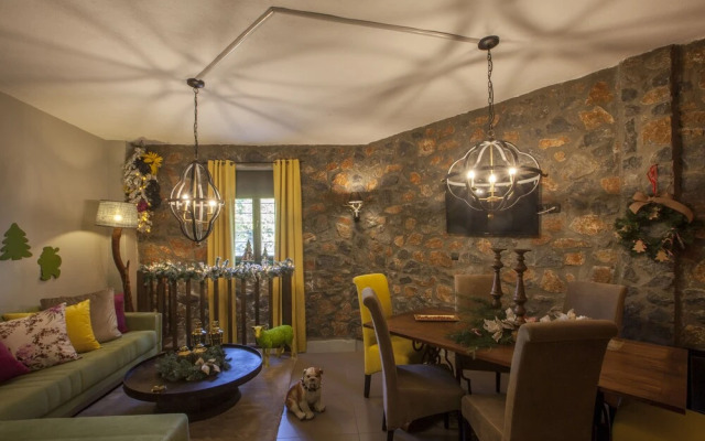 Rock Dandy Mountain House