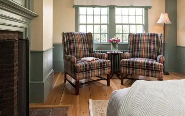 Waldo Emerson Inn