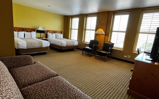Crockett Hotel