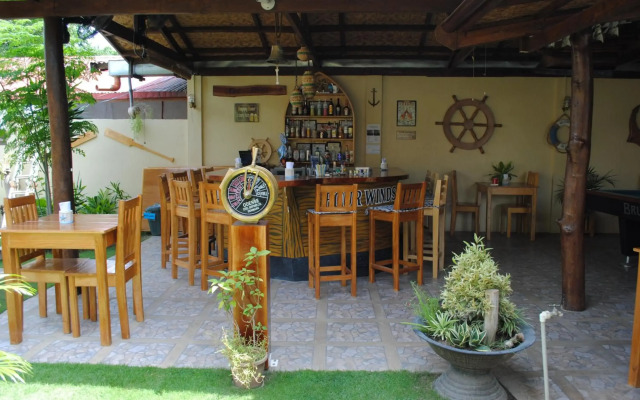 Captain's Lodge and Bar