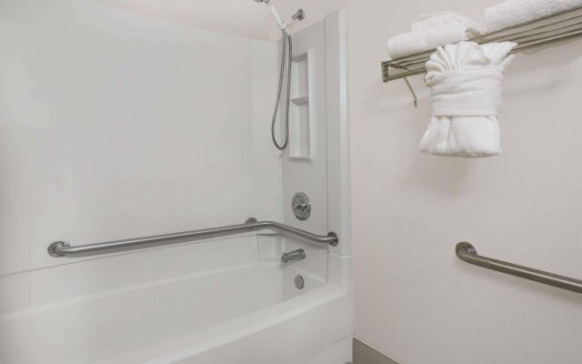 Ramada by Wyndham Asheville Southeast