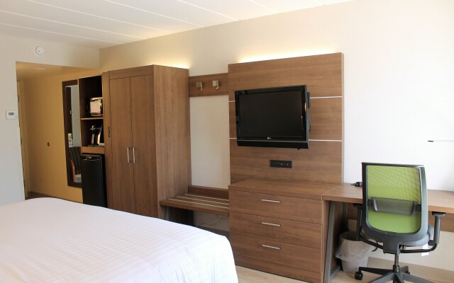Holiday Inn Express & Suites Charlottetown by IHG