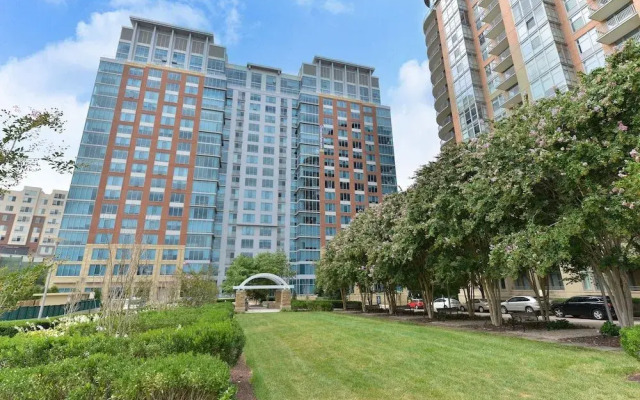 Ovation at Park Crest by Bridgestreet