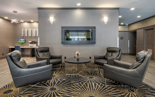 Best Western Plus Carlton Plaza Hotel