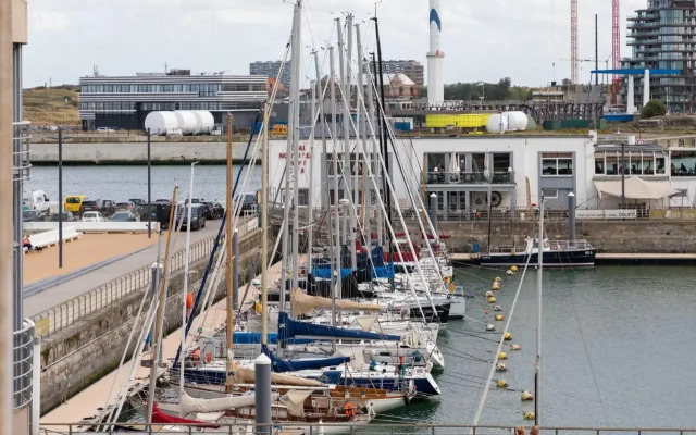 'Blue Sea' - Studio in Ostend with private parking