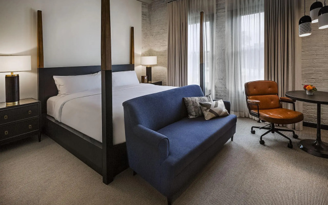 Crossroads Hotel