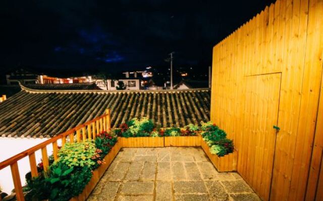 Huatian Yueshe Inn (Lijiang Chanmian)