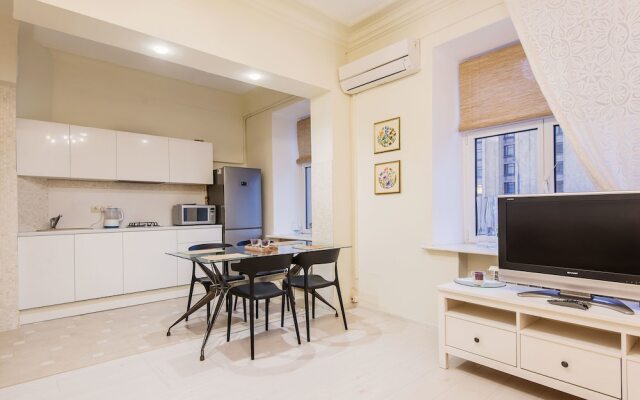 GM Apartment Smolenskaya-Sennaya 27