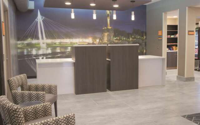 La Quinta Inn & Suites by Wyndham Wichita Airport