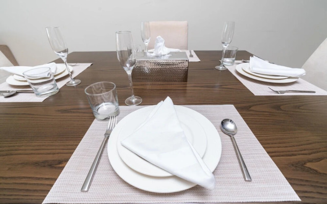 Lux BnB 1BD Discovery Gardens