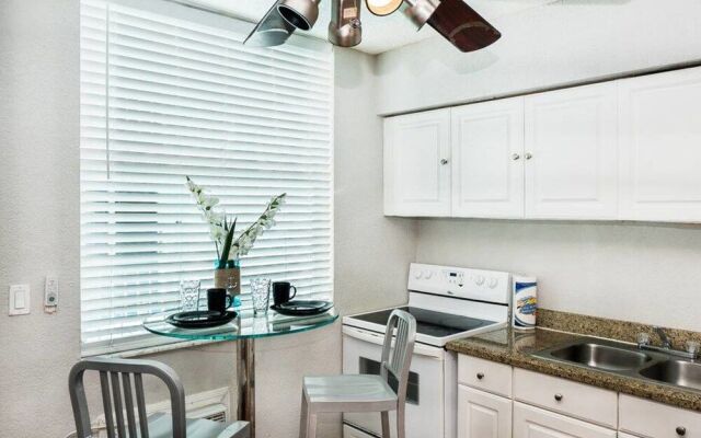 713 Miami Beach Apartments by SV Rentals