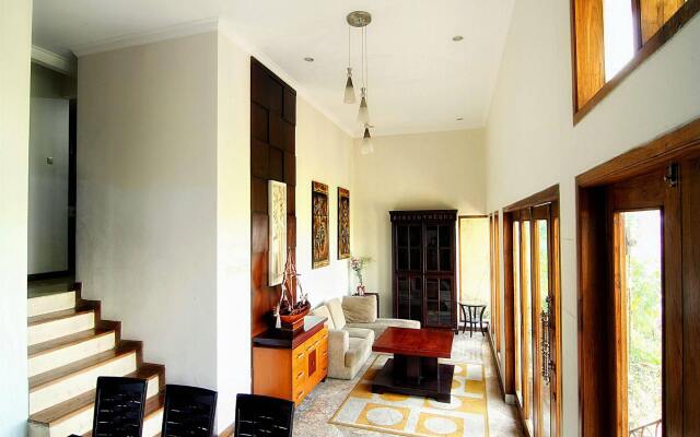 De Bukit Dago Villa by HouseinBandung