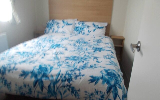 3 bed Caravan Abergel