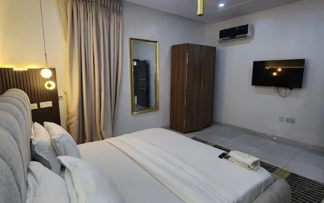 L Rina Apartment