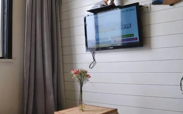 The Love of Maple Theme Hotel