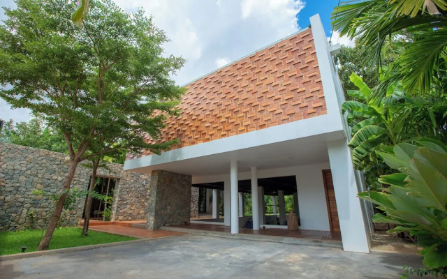 Tropical Garden House