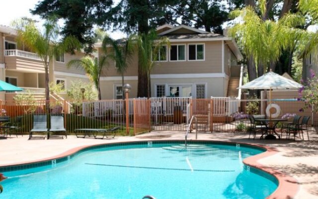 Oakwood At 424 Oakgrove Avenue