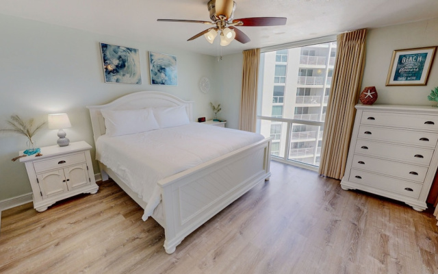 Shoreline Towers 2082 2 Bedroom Condo