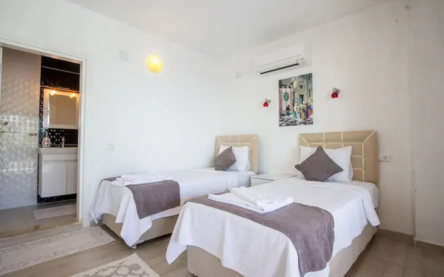 Villa Ermis by Akdenizvillam