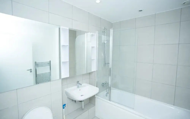 High view 2 Bedroom apt - Woolwich