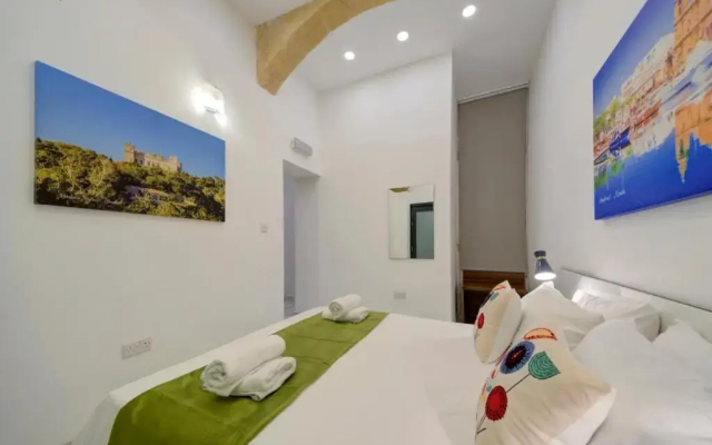 Tritoni harbour suites