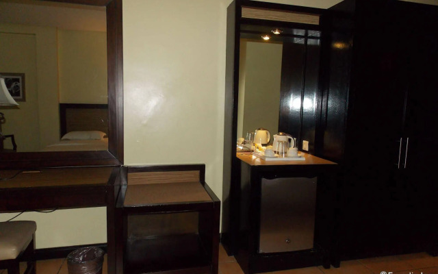 Planta Centro Bacolod Hotel & Residences