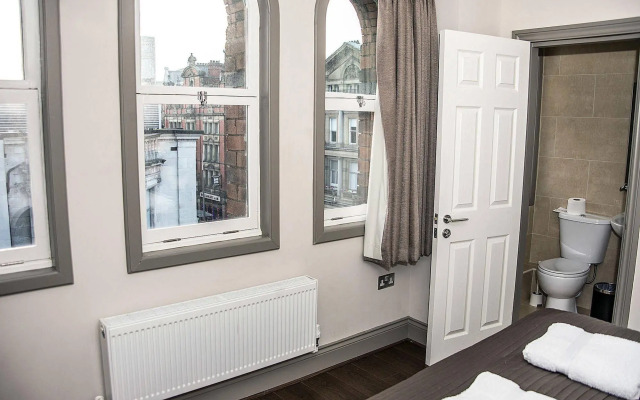 Base Serviced Apartments - Sir Thomas Street