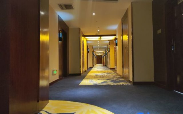 Hualong Hotel
