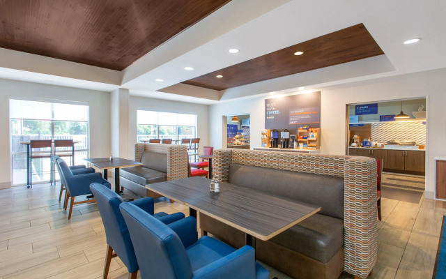 Holiday Inn Express Hotel & Suites Silver Springs - Ocala, an IHG Hotel