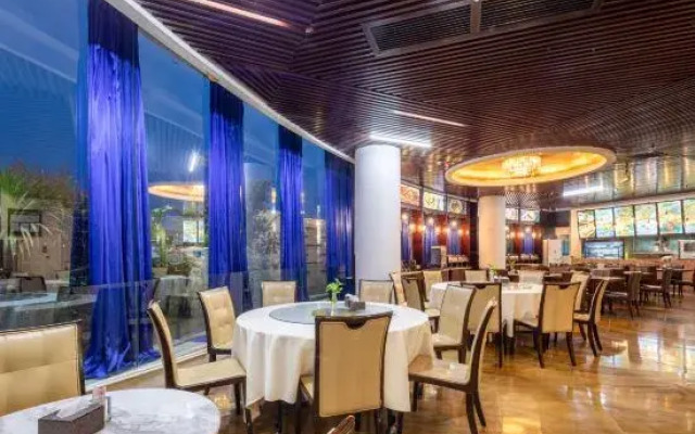 Floral Hotel · YunFu City King Royal Hotel