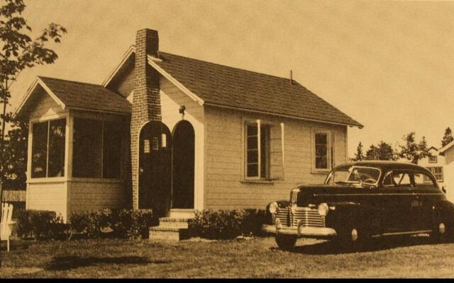 Eden Village Motel & Cottages