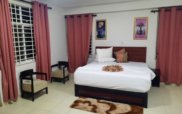 Efua Anoah Hotel & Apartment