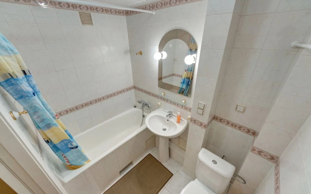 Apartments on Lesi Ukrainki blvd for 4 person