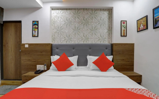 OYO 85289 Hotel Raffles