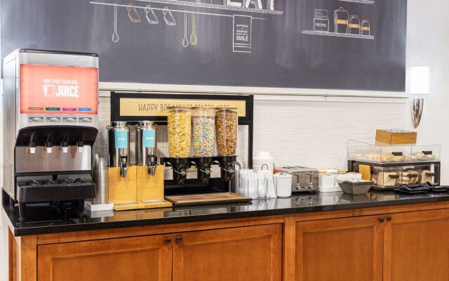 Hampton Inn & Suites Chicago Deer Park